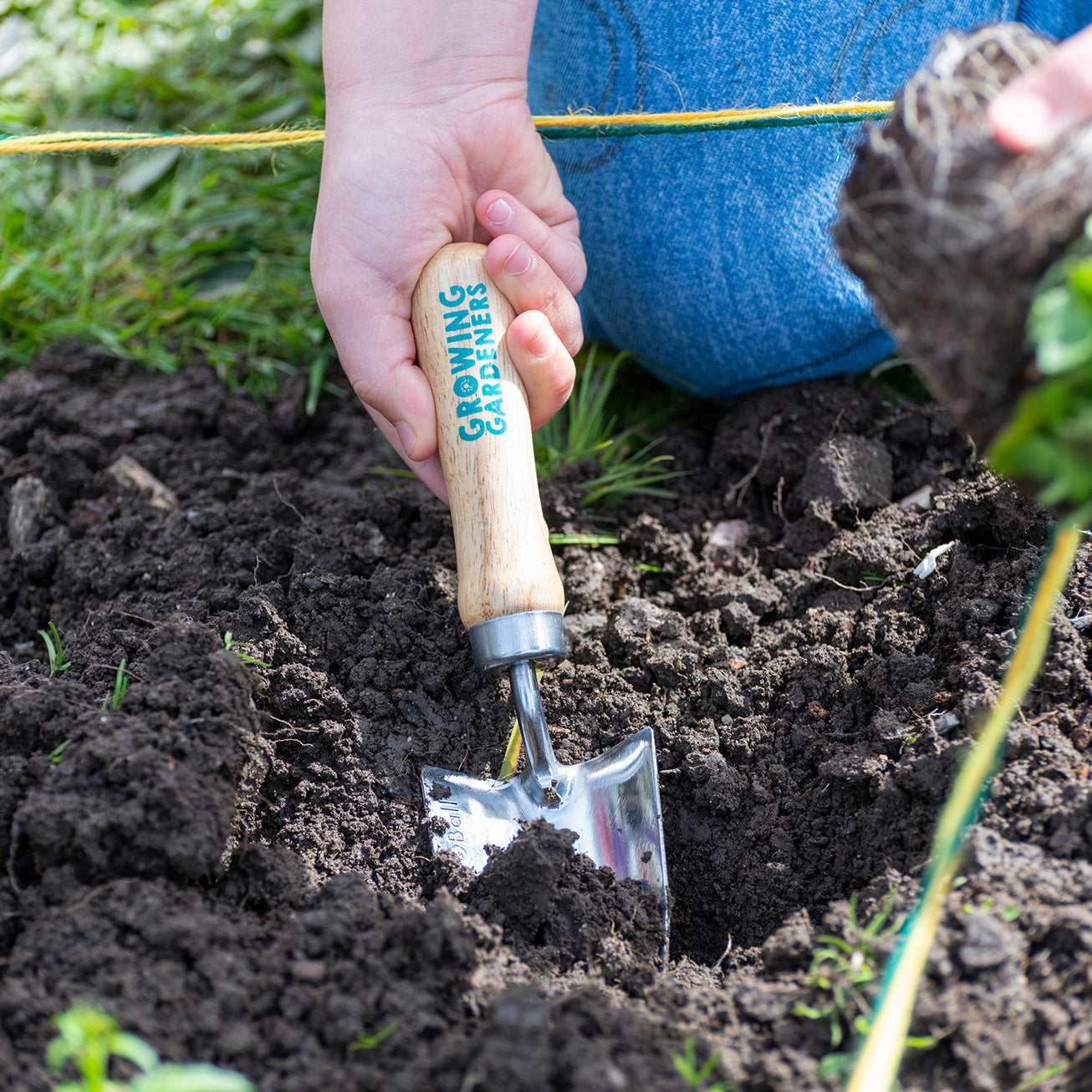 Children's Hand Trowel - RHS Growing Gardeners